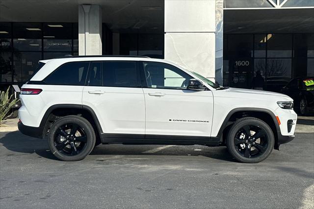 2025 Jeep Grand Cherokee GRAND CHEROKEE ALTITUDE X 4X4
