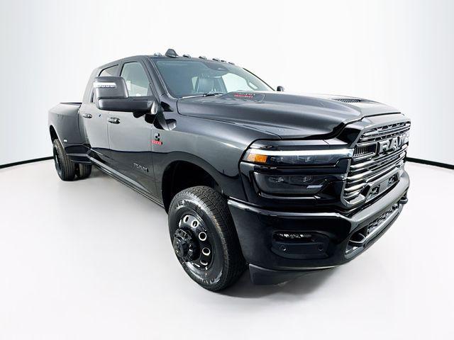 2025 RAM Ram 3500 RAM 3500 LARAMIE MEGA CAB 4X4 64 BOX