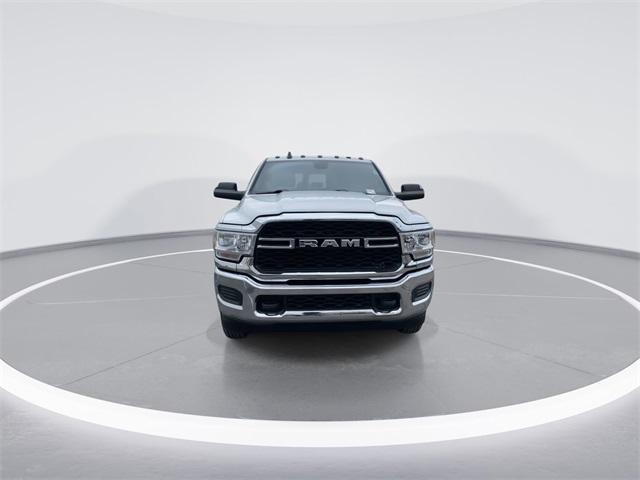 2022 RAM 3500 Tradesman Crew Cab 4x4 8 Box