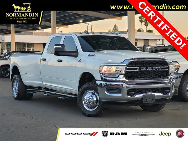 2023 RAM 3500 Tradesman Crew Cab 4x4 8 Box