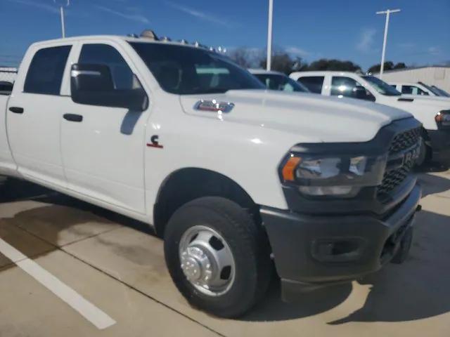 2023 RAM 3500 Tradesman Crew Cab 4x4 8 Box