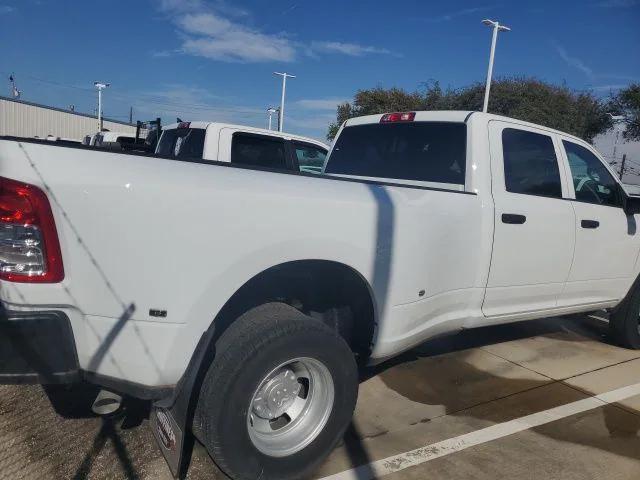 2023 RAM 3500 Tradesman Crew Cab 4x4 8 Box