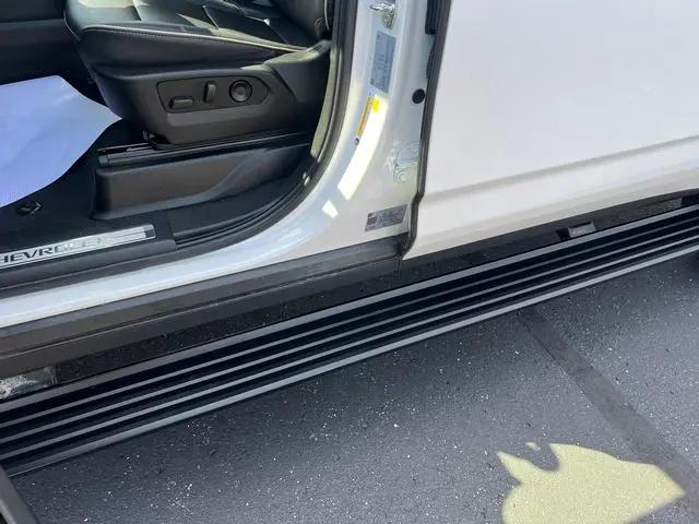 2023 Chevrolet Suburban 4WD Premier