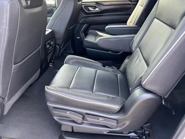 2023 Chevrolet Suburban 4WD Premier