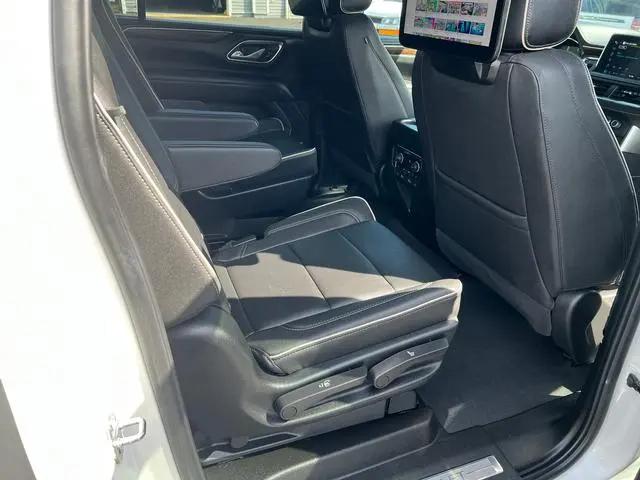 2023 Chevrolet Suburban 4WD Premier