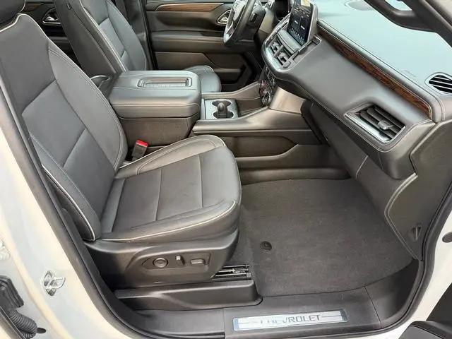 2023 Chevrolet Suburban 4WD Premier