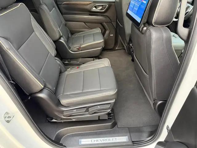 2023 Chevrolet Suburban 4WD Premier