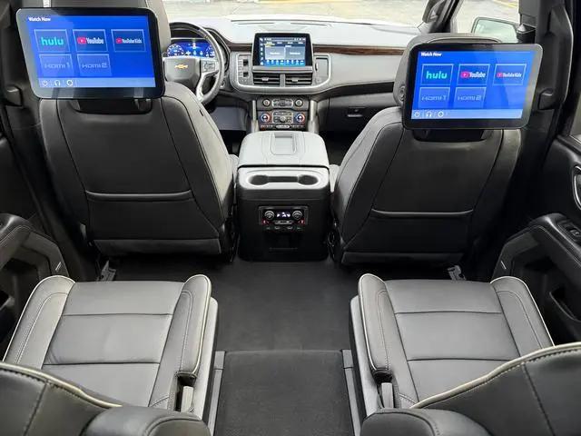2023 Chevrolet Suburban 4WD Premier