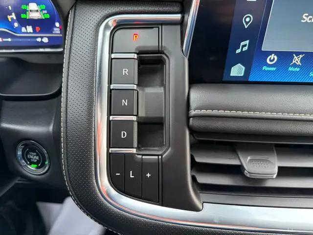 2023 Chevrolet Suburban 4WD Premier
