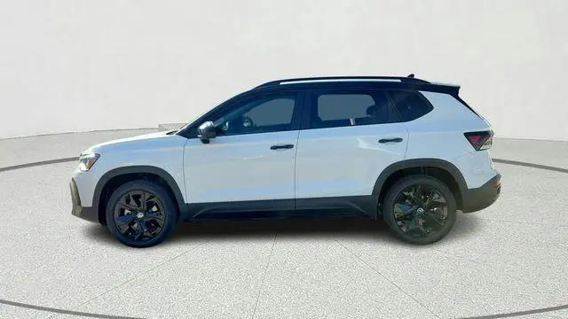 2025 Volkswagen Taos 1.5T SE Black