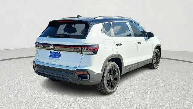 2025 Volkswagen Taos 1.5T SE Black