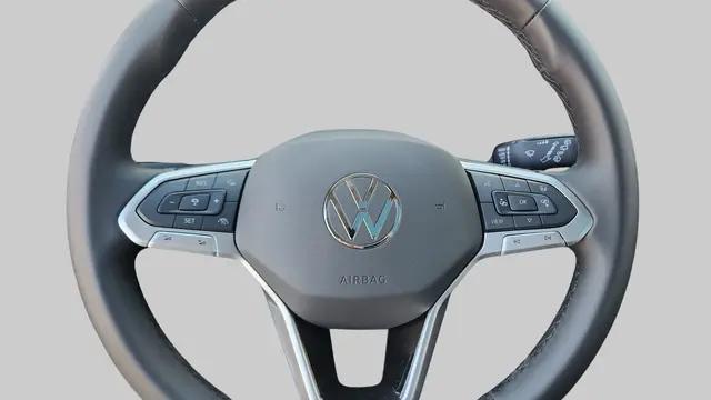 2025 Volkswagen Taos 1.5T SE Black