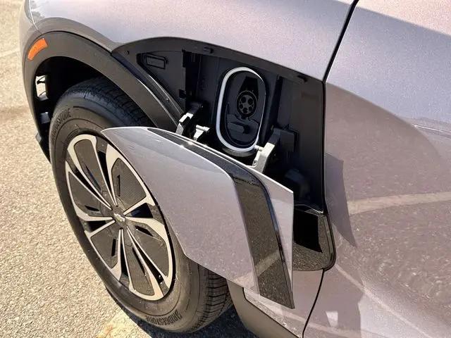 2025 Chevrolet V Blazer eAWD LT