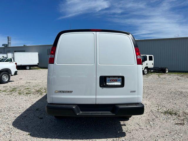 2025 Chevrolet Express Cargo Van RWD 2500 Regular Wheelbase WT