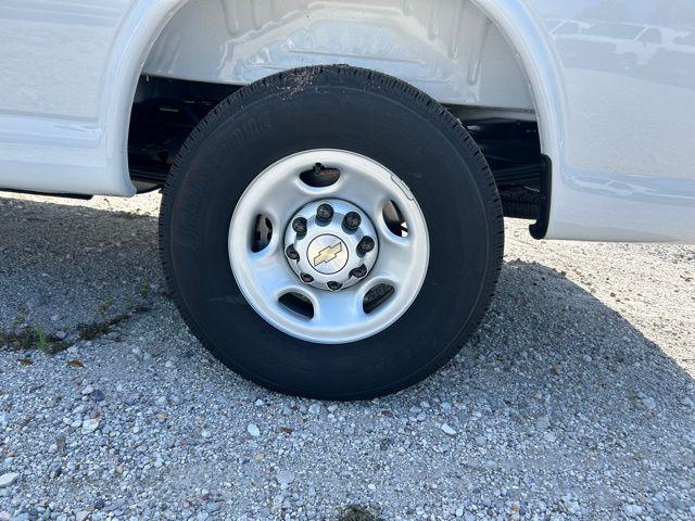 2025 Chevrolet Express Cargo Van RWD 2500 Regular Wheelbase WT