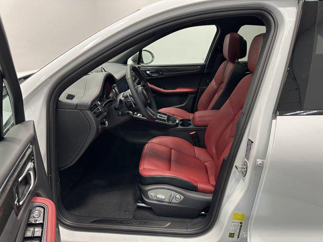 2025 Porsche Macan T