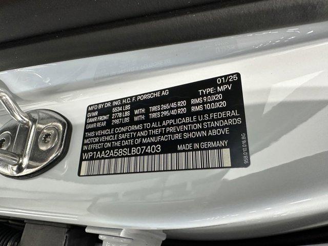 2025 Porsche Macan T