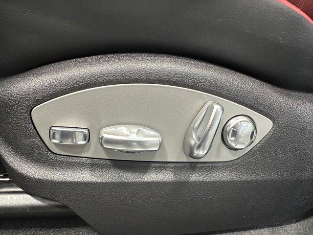 2025 Porsche Macan T