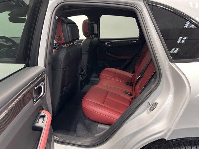 2025 Porsche Macan T
