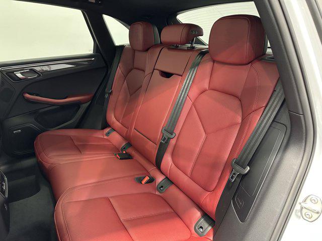 2025 Porsche Macan T