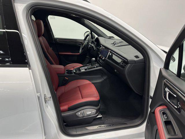 2025 Porsche Macan T