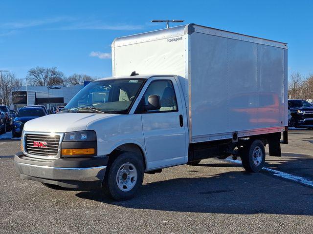 2025 GMC Savana Cutaway Work Van