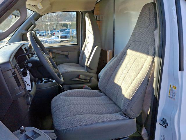 2025 GMC Savana Cutaway Work Van