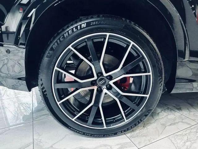 2022 Audi Q8 Premium Plus 55 TFSI quattro Tiptronic