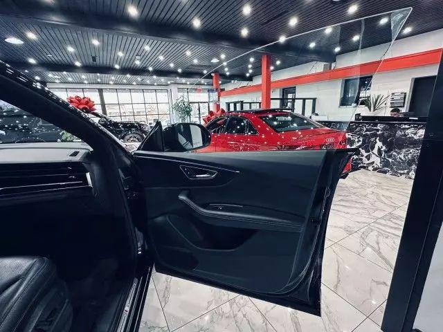 2022 Audi Q8 Premium Plus 55 TFSI quattro Tiptronic