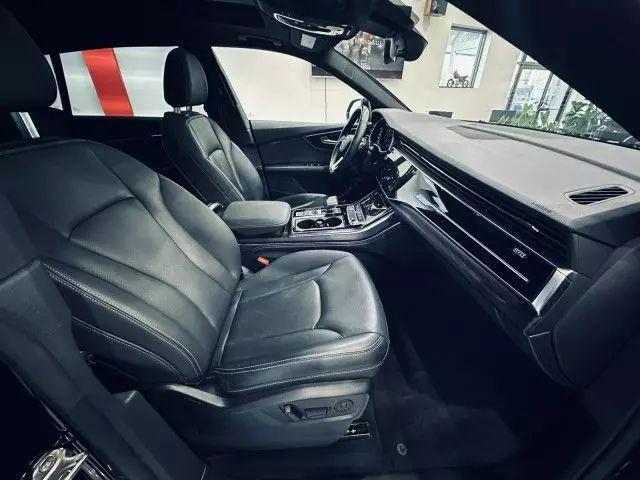 2022 Audi Q8 Premium Plus 55 TFSI quattro Tiptronic