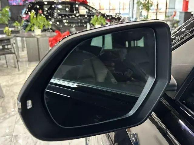 2022 Audi Q8 Premium Plus 55 TFSI quattro Tiptronic