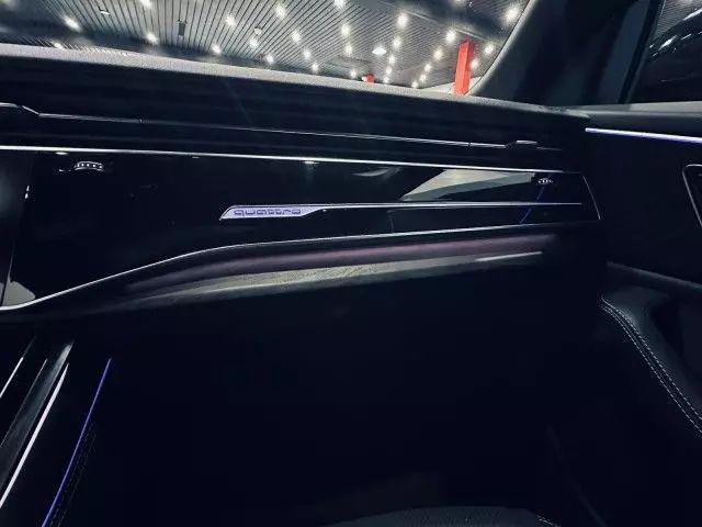 2022 Audi Q8 Premium Plus 55 TFSI quattro Tiptronic