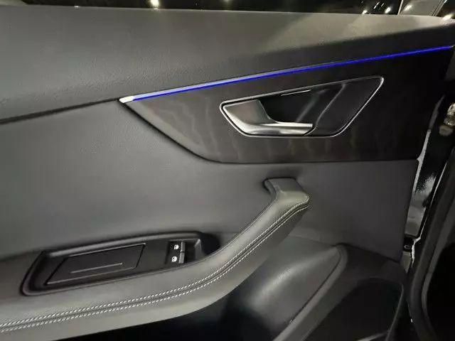 2022 Audi Q8 Premium Plus 55 TFSI quattro Tiptronic