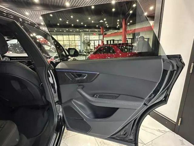 2022 Audi Q8 Premium Plus 55 TFSI quattro Tiptronic