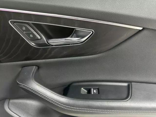 2022 Audi Q8 Premium Plus 55 TFSI quattro Tiptronic