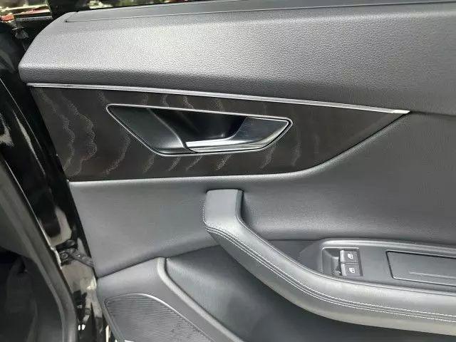 2022 Audi Q8 Premium Plus 55 TFSI quattro Tiptronic