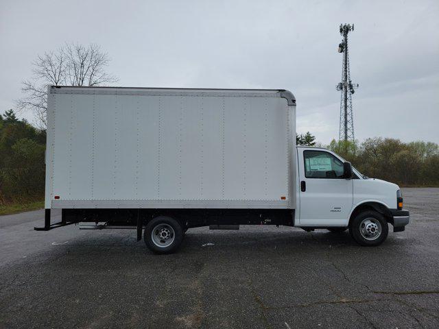 2025 GMC Savana Cutaway 4500 Van