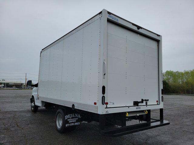 2025 GMC Savana Cutaway 4500 Van