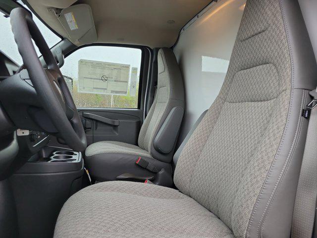 2025 GMC Savana Cutaway 4500 Van