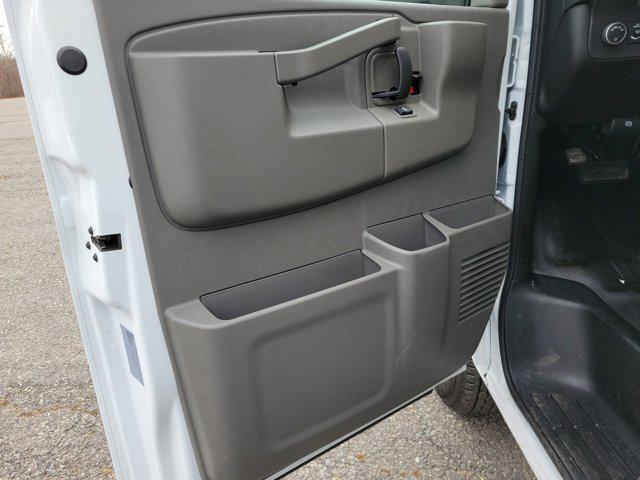 2025 GMC Savana Cutaway 4500 Van