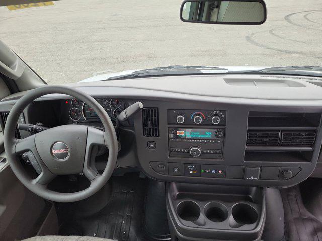2025 GMC Savana Cutaway 4500 Van
