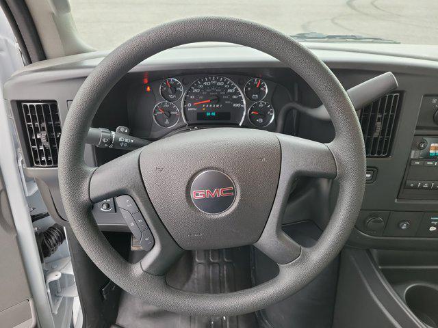 2025 GMC Savana Cutaway 4500 Van