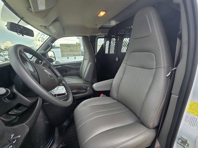 2025 GMC Savana Cargo RWD 2500 Regular Wheelbase Work Van