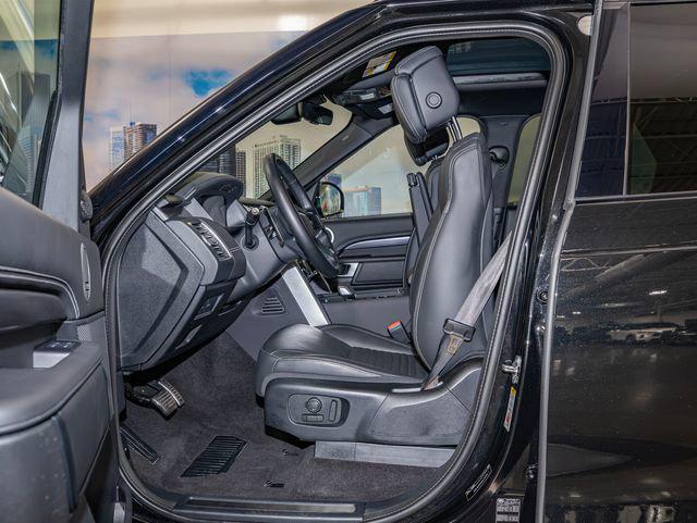 2025 Land Rover Discovery P360 Metropolitan Edition