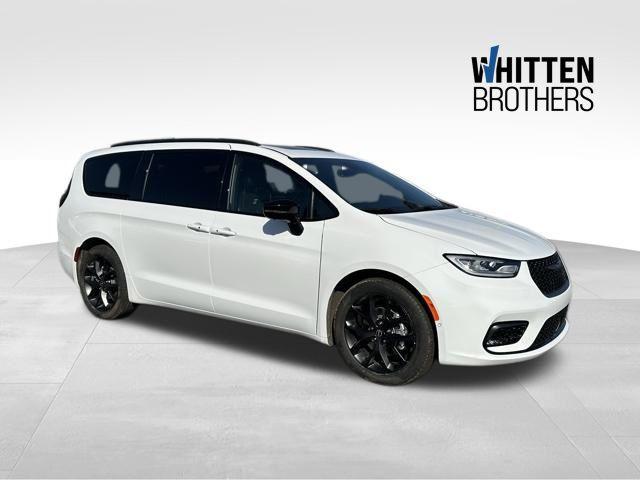 2025 Chrysler Pacifica PACIFICA LIMITED