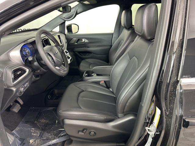 2025 Chrysler Pacifica PACIFICA SELECT
