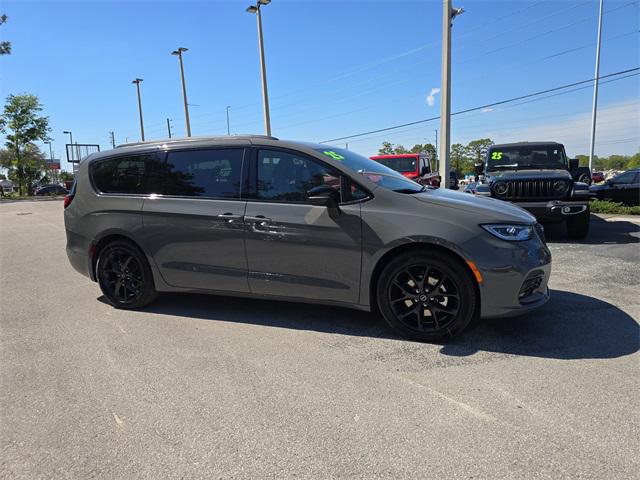 2025 Chrysler Pacifica PACIFICA LIMITED