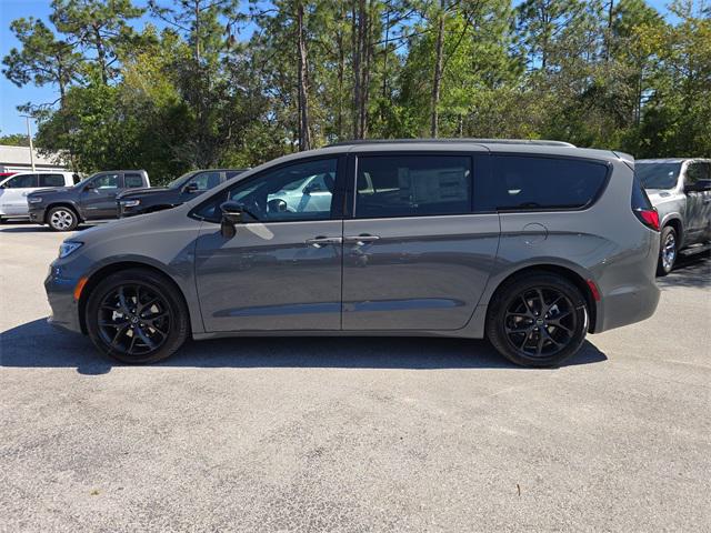 2025 Chrysler Pacifica PACIFICA LIMITED