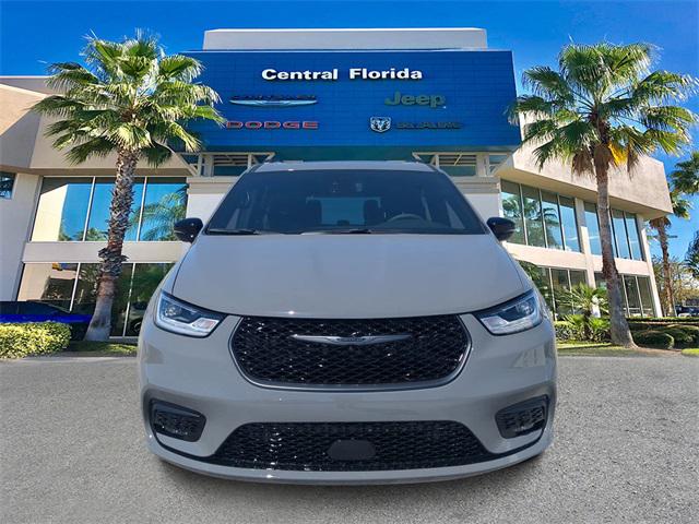 2025 Chrysler Pacifica PACIFICA LIMITED