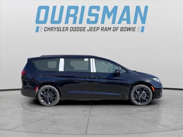 2025 Chrysler Pacifica PACIFICA LIMITED